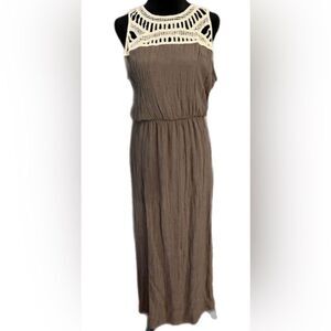 Brown Crinkle Boho Maxi Dress Size XL.